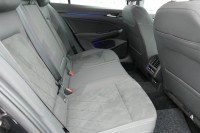 VW Golf VIII Variant Style