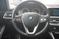 BMW 320 i xDrive Advantage