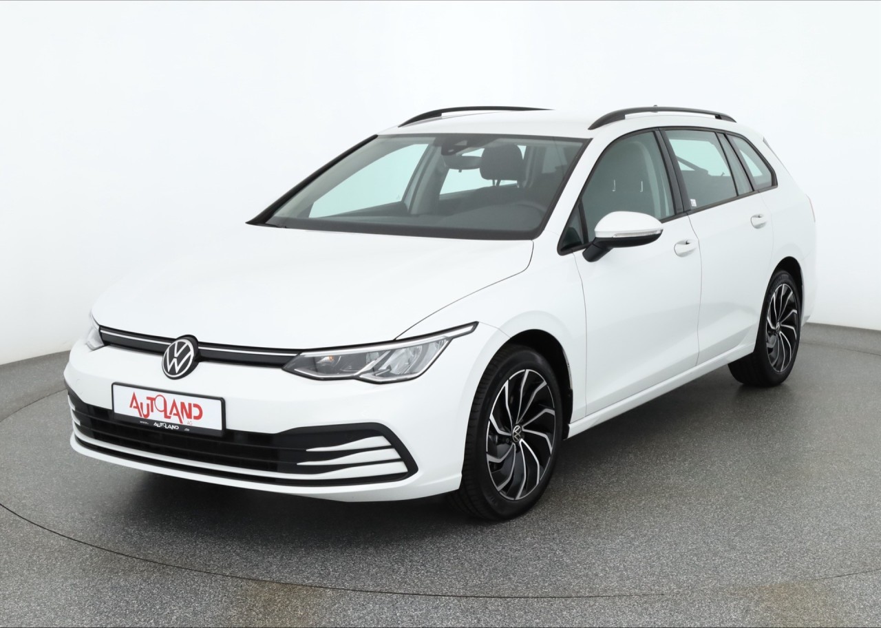 VW Golf VIII Variant 1.0 eTSI DSG Life