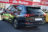 VW Golf VIII Variant 1.5 TSI Goal