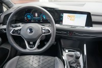 VW Golf VIII Variant 1.5 TSI R-Line