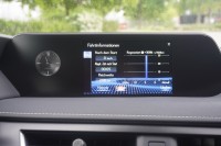Lexus UX 250h Amazing Edition