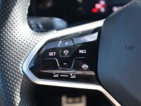 VW Golf VIII Variant 2.0 TSI DSG R-Line