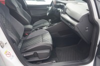VW Golf VIII Variant 1.5 TSI R-Line