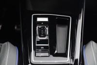 VW Golf VIII Variant 1.5 eTSI DSG R-Line