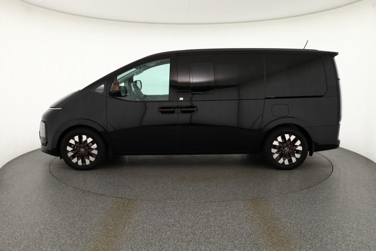 Hyundai Staria 2.2 CRDI 4WD Signature