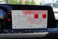 VW Golf VIII Variant eTSI DSG R-Line