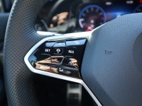 VW Golf VIII 1.5 eTSI R-Line