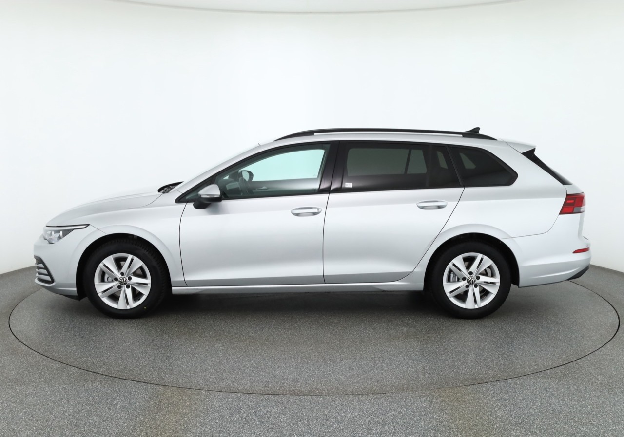 VW Golf VIII Variant 1.5 TSI Life