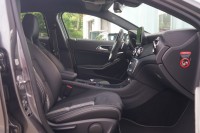 Mercedes-Benz A 200 A200d AMG-Line 4Matic
