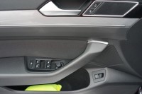 VW Passat Variant 1.5 TSI DSG R-Line