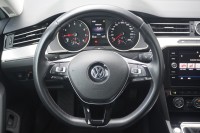 VW Passat Variant 1.5 TSI Highline R-Line