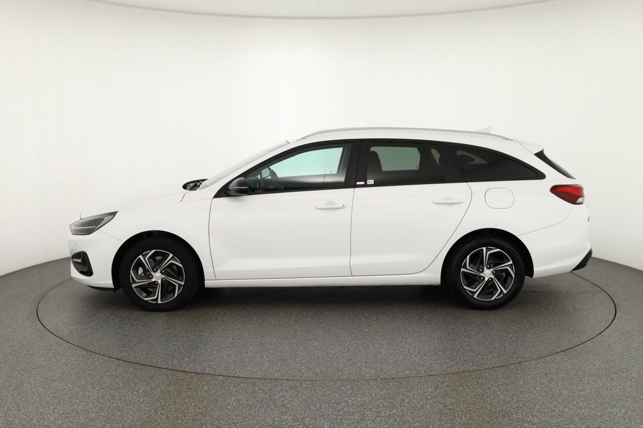 Hyundai i30 cw 1.6 CRDi DCT Intro Edition