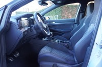 VW Golf VIII Variant 1.5 TSI R-Line