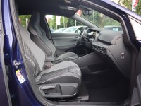 VW Golf VIII Variant R-Line 1.4 eTSI DSG