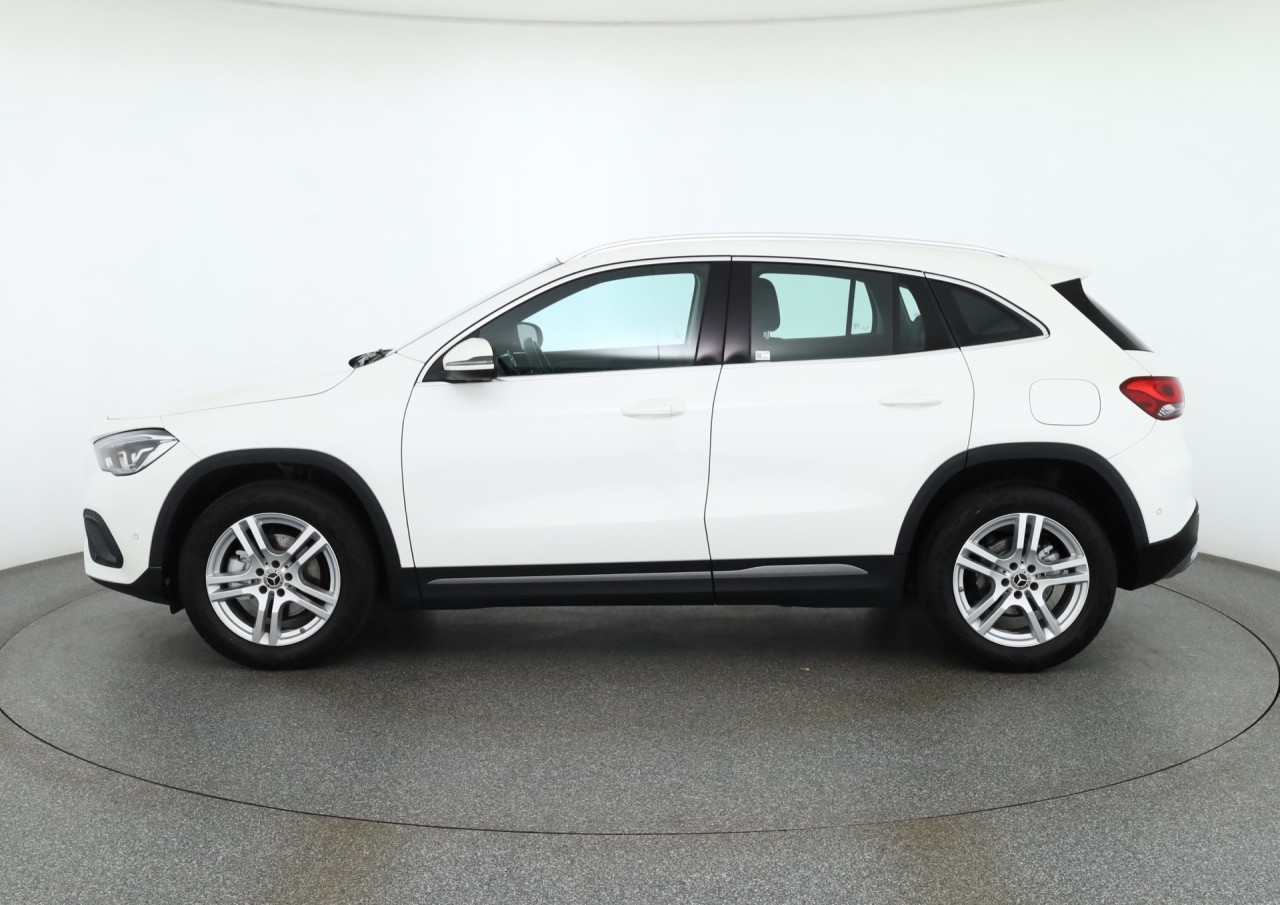 Mercedes-Benz GLA 200 Progressive