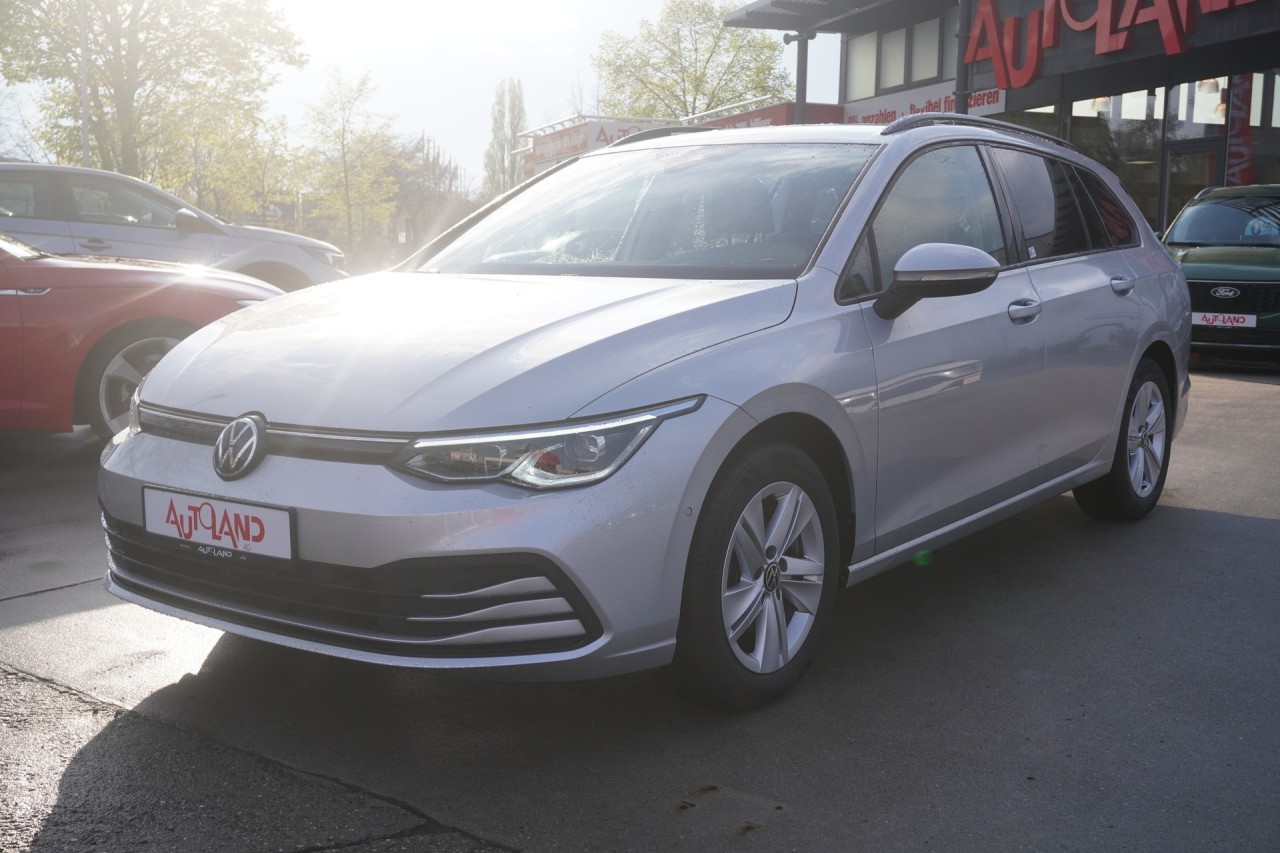VW Golf VIII Variant 1.5 eTSI DSG Life