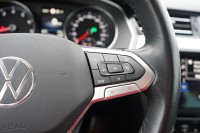 VW Passat Variant 1.5 TSI DSG R-Line
