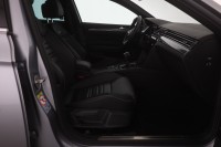 VW Passat Variant 2.0 TDI DSG R-Line