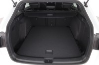 VW Golf VIII Variant 1.5 eTSI R-Line DSG