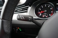 VW Passat Variant 1.5 TSI DSG R-Line