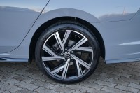 VW Golf Variant R-Line 1.5 eTSI DSG
