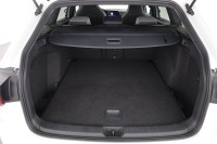 VW Golf VIII Variant 1.5 eTSI R-Line