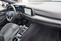 VW Golf VIII Variant 1.5 TSI R-Line