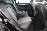 VW Passat Variant 2.0 TSI DSG R-Line
