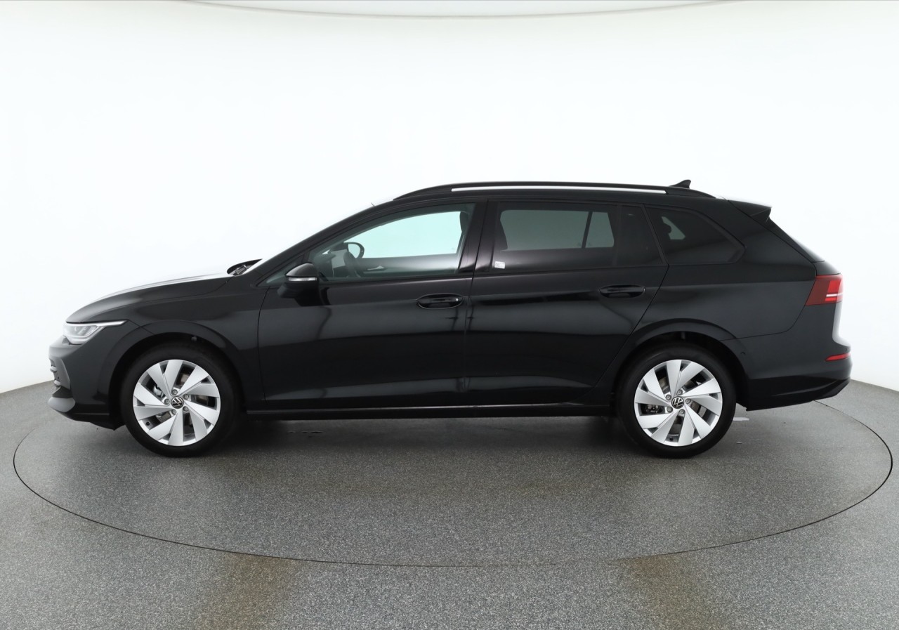 VW Golf VIII Variant 1.5 TSI DSG