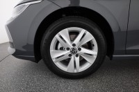 VW Golf VIII Variant 1.5eTSI DSG