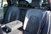 VW Golf VIII Variant 2.0 R-Line