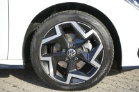 VW Golf VIII Variant 1.5 eTSI R-Line DSG