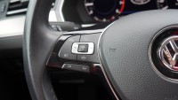 VW Passat Variant 1.5 TSI Highline R-Line