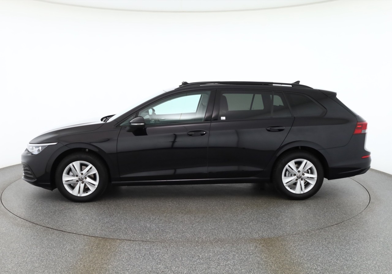 VW Golf VIII Variant 1.5 eTSI DSG