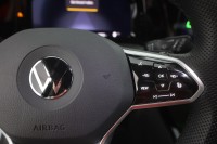 VW Golf VIII Variant 2.0 TDI DSG 2x R-Line