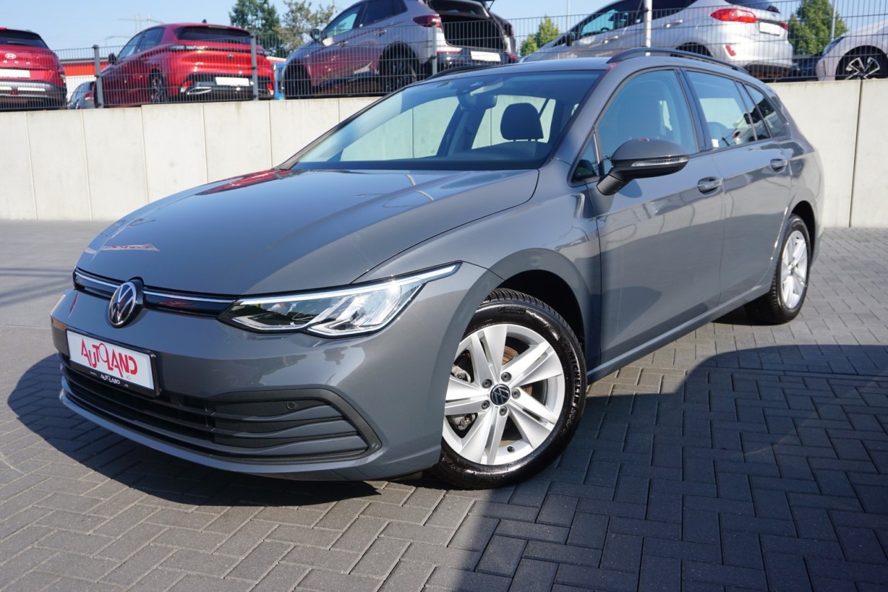 VW Golf VIII Variant 1.5 eTSI DSG Life