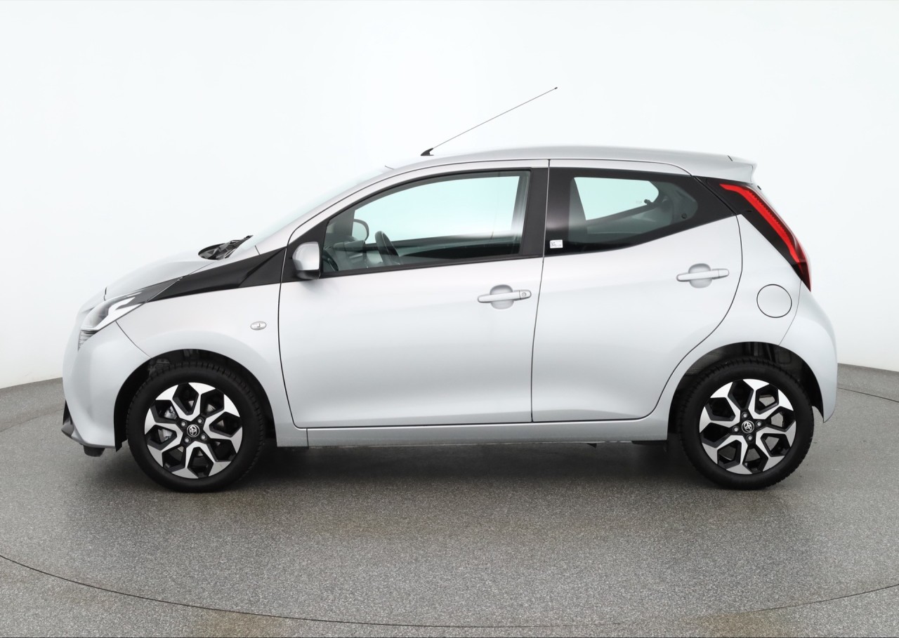 Toyota Aygo AYGO 1.0 x-play connect Aut.
