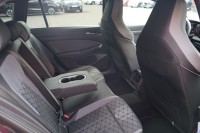 VW Golf Variant 2.0 TDI R-Line