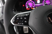 VW Golf VIII 1.5 TSI R-Line