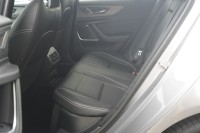 Jaguar XE D180 R-Dynamic HSE