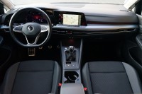 VW Golf VIII Variant 1.5 TSI Active