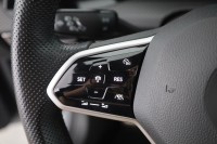 VW Golf VIII 1.5 TSI R-Line