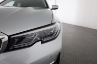 BMW 330 330e xDrive Touring Luxury