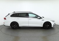VW Golf VIII Variant 1.5 TSI R-Line