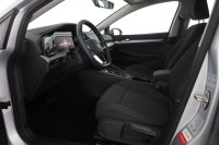 VW Golf VIII Variant 1.5 eTSI DSG