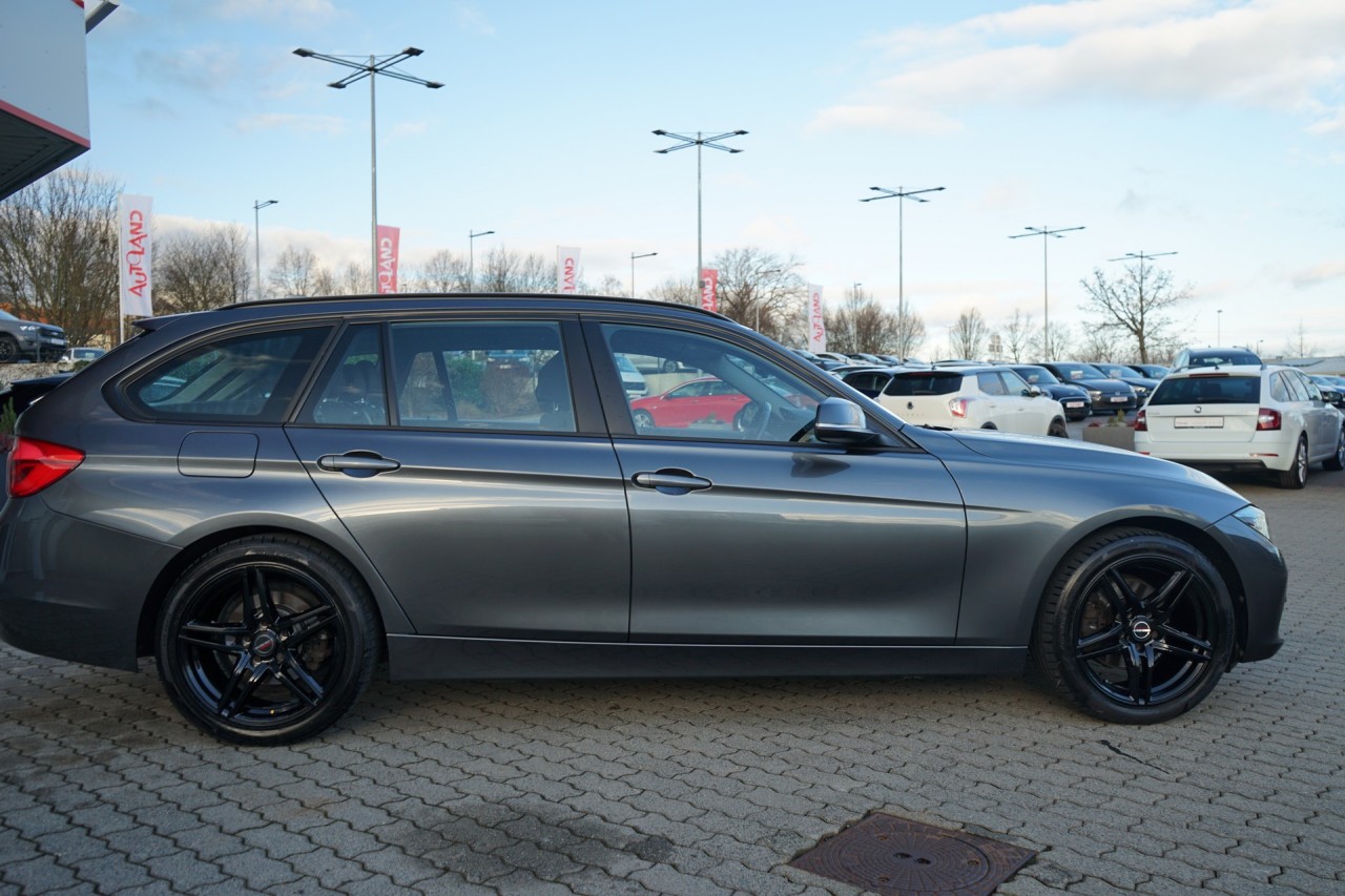 BMW 320 320dA Touring Advantage