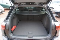 VW Golf VIII Variant 1.5 eTSI R-Line DSG