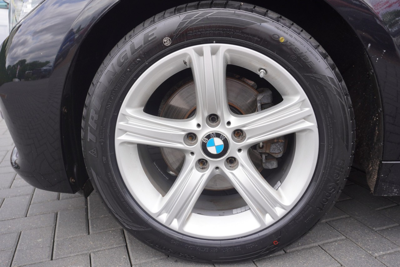 BMW 320 320d Sport Line