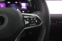 VW Golf VIII Variant 2.0 TSI DSG R-Line